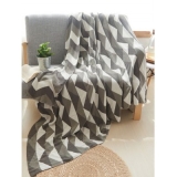 Zig Zag Jacquard Contrast Knitted Blanket